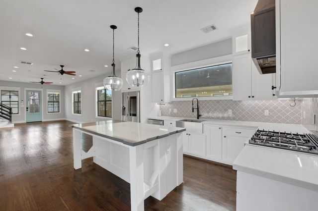 914 Robbie Street, Houston, TX 77009