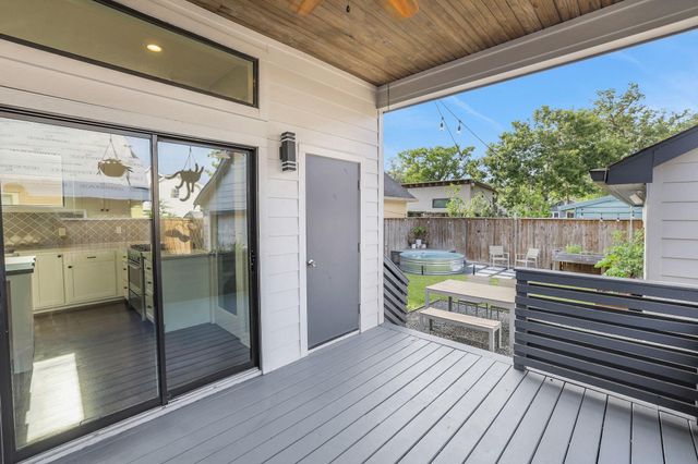 914 Robbie Street, Houston, TX 77009