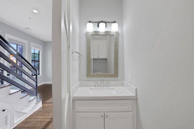 914 Robbie Street, Houston, TX 77009