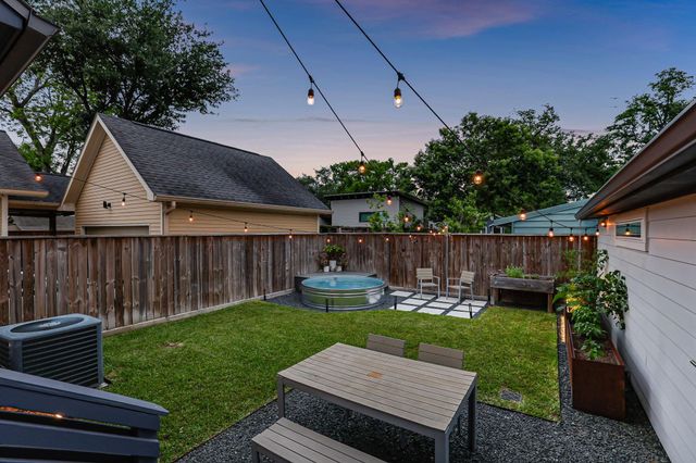 914 Robbie Street, Houston, TX 77009