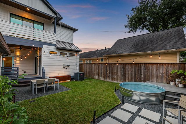 914 Robbie Street, Houston, TX 77009