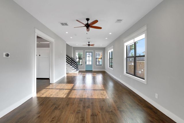 914 Robbie Street, Houston, TX 77009