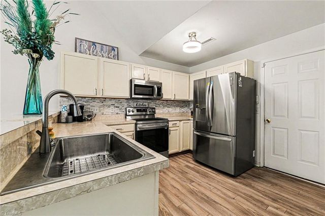 3421 Glen Lyon Drive, Winston-salem, NC 27103