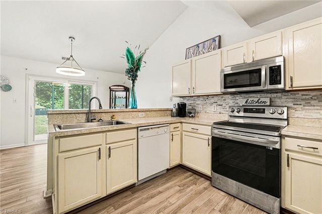 3421 Glen Lyon Drive, Winston-salem, NC 27103
