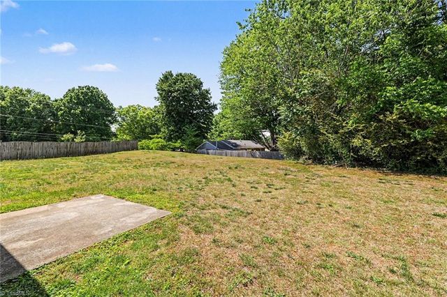 3421 Glen Lyon Drive, Winston-salem, NC 27103