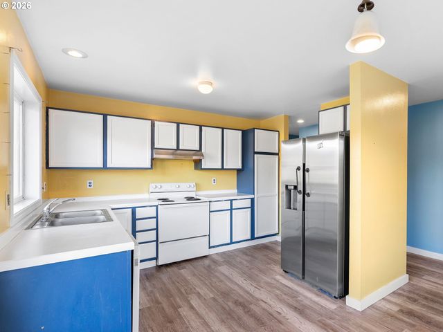 3220 MIDWAY Rd, Hood River, OR 97031