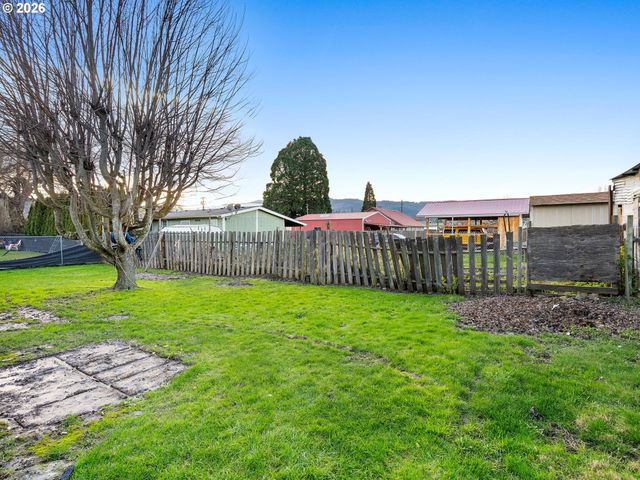 3220 MIDWAY Rd, Hood River, OR 97031