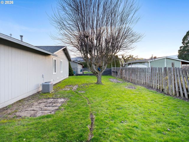 3220 MIDWAY Rd, Hood River, OR 97031