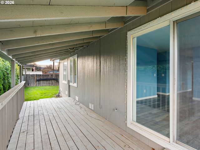 3220 MIDWAY Rd, Hood River, OR 97031