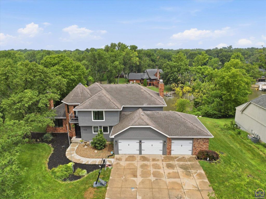 7536 SW Blue Inn PL, Topeka, KS 66614