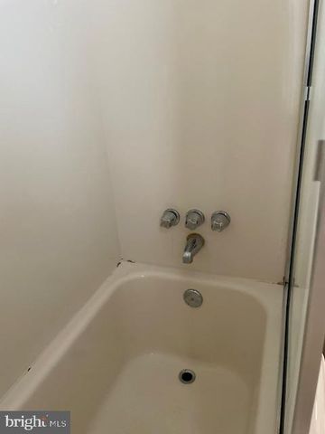 6813 10TH AVE, Takoma Park, MD 20912