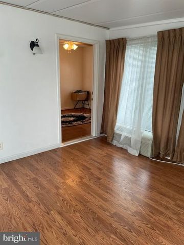 6813 10TH AVE, Takoma Park, MD 20912