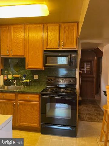6813 10TH AVE, Takoma Park, MD 20912