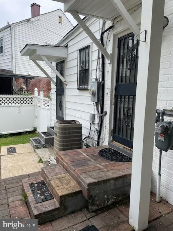 6813 10TH AVE, Takoma Park, MD 20912