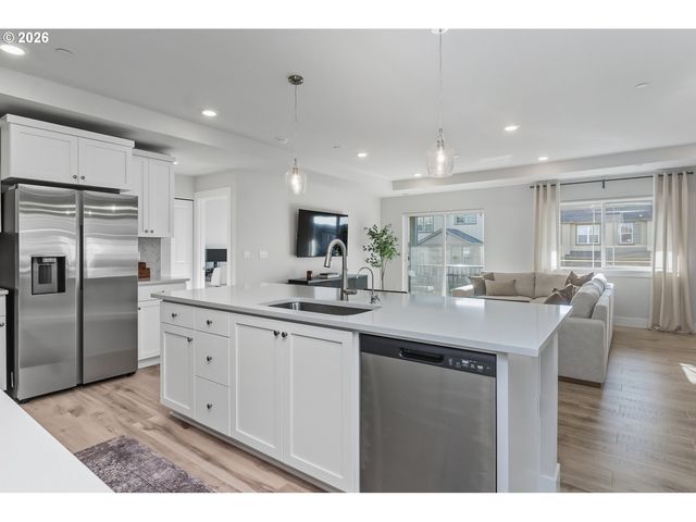 16609 Sw BOTANY BAY Ln, Portland, OR 97224