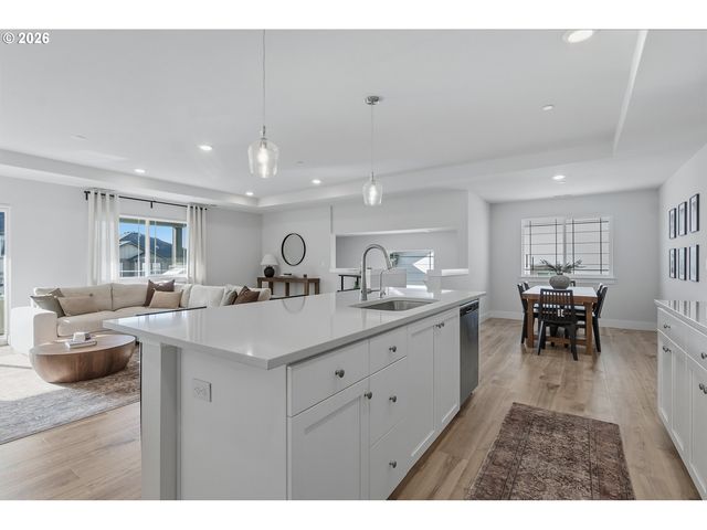 16609 Sw BOTANY BAY Ln, Portland, OR 97224