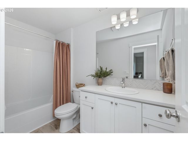 16609 Sw BOTANY BAY Ln, Portland, OR 97224