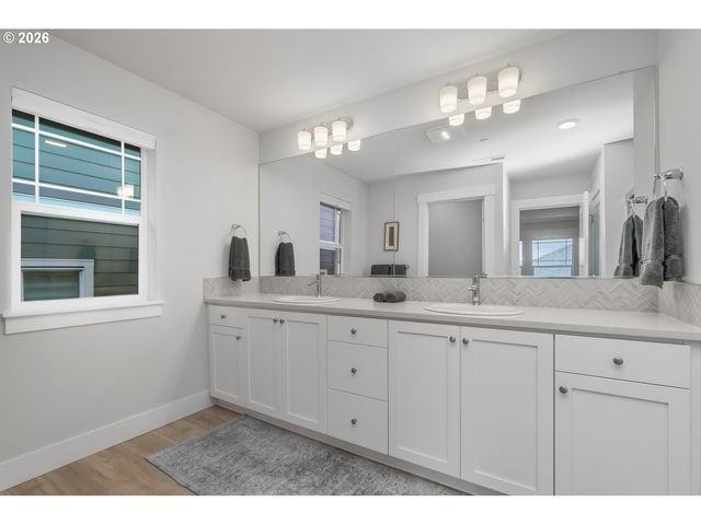 16609 Sw BOTANY BAY Ln, Portland, OR 97224