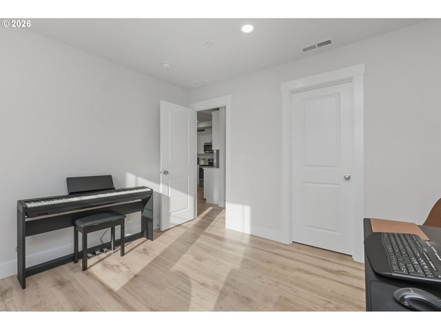 16609 Sw BOTANY BAY Ln, Portland, OR 97224