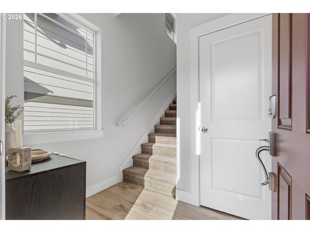 16609 Sw BOTANY BAY Ln, Portland, OR 97224