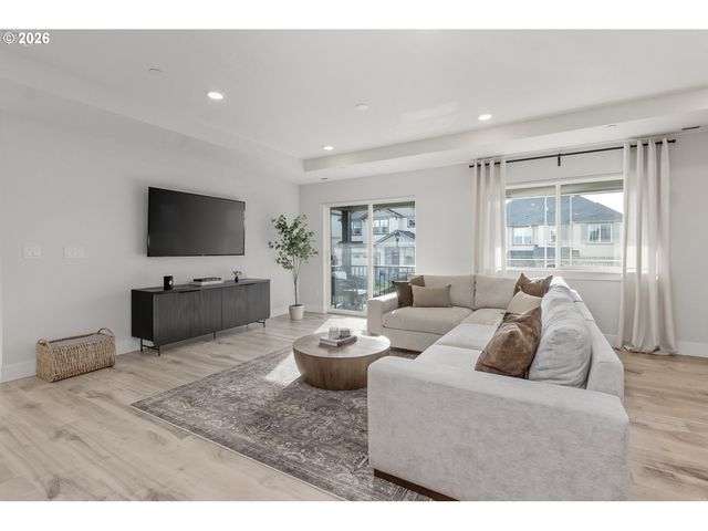 16609 Sw BOTANY BAY Ln, Portland, OR 97224