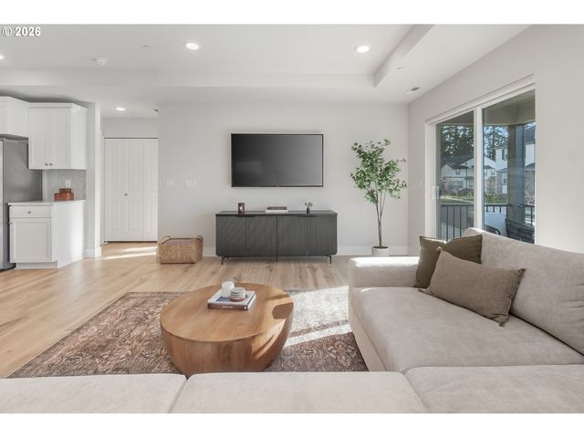 16609 Sw BOTANY BAY Ln, Portland, OR 97224