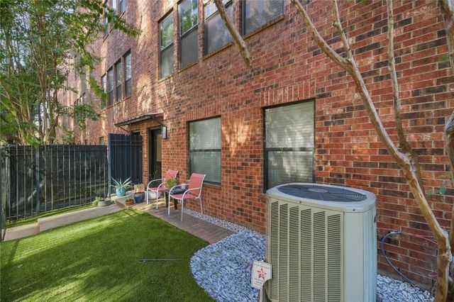 2422 Navigation Boulevard F, Houston, TX 77003