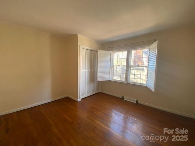 622 S Carolina Avenue, Statesville, NC 28677