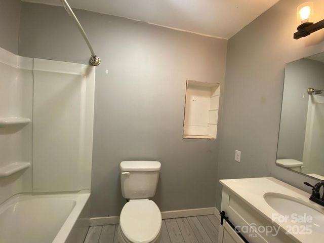 622 S Carolina Avenue, Statesville, NC 28677