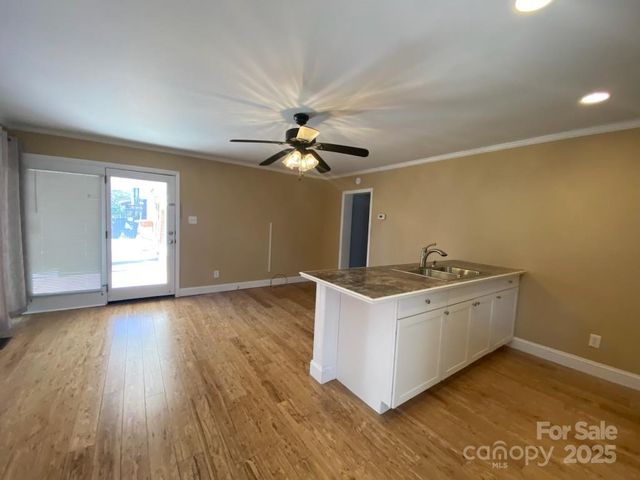 622 S Carolina Avenue, Statesville, NC 28677