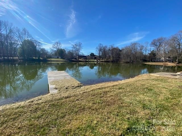 622 S Carolina Avenue, Statesville, NC 28677