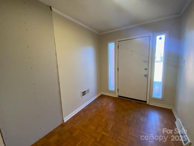 622 S Carolina Avenue, Statesville, NC 28677