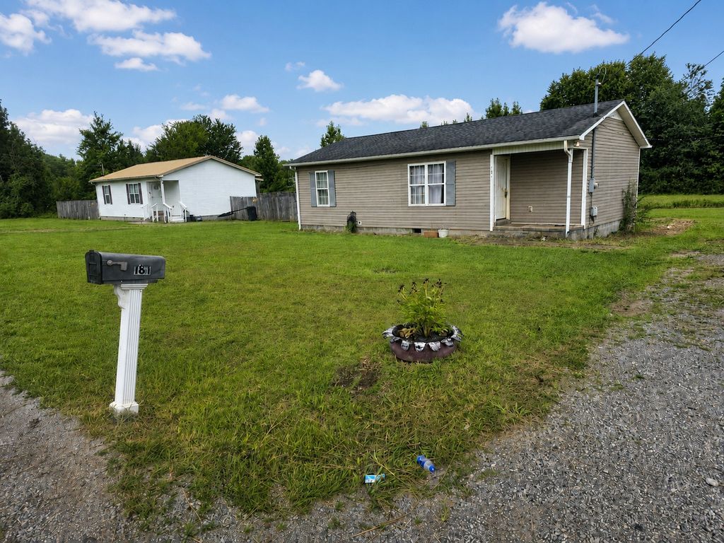 181 S C St, Hillsboro, TN 37342