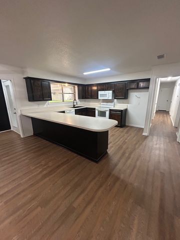 1018 Clark, Mexia, TX 76667