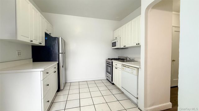 2190 Boston Road 3B, Bronx, NY 10462