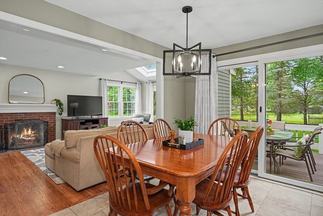 15 Lanthorn Rd, Northborough, MA 01532