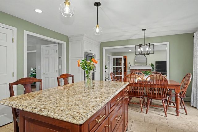15 Lanthorn Rd, Northborough, MA 01532
