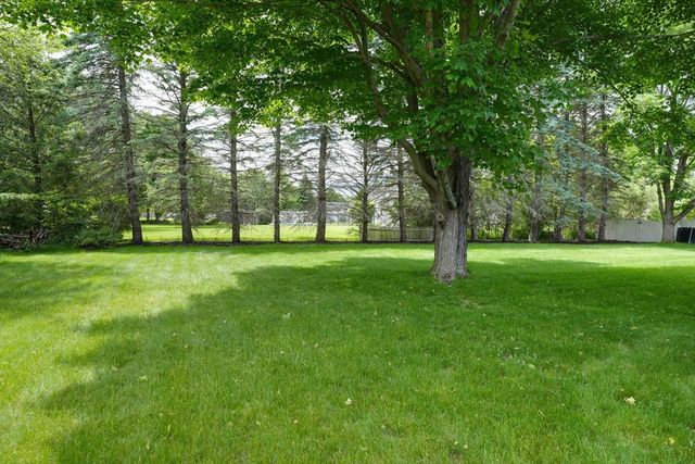 15 Lanthorn Rd, Northborough, MA 01532