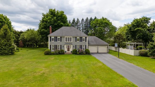 15 Lanthorn Rd, Northborough, MA 01532