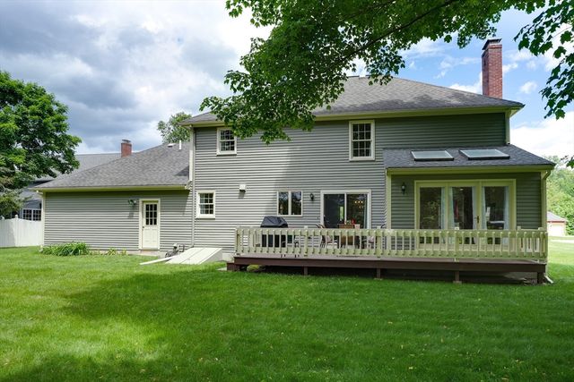 15 Lanthorn Rd, Northborough, MA 01532