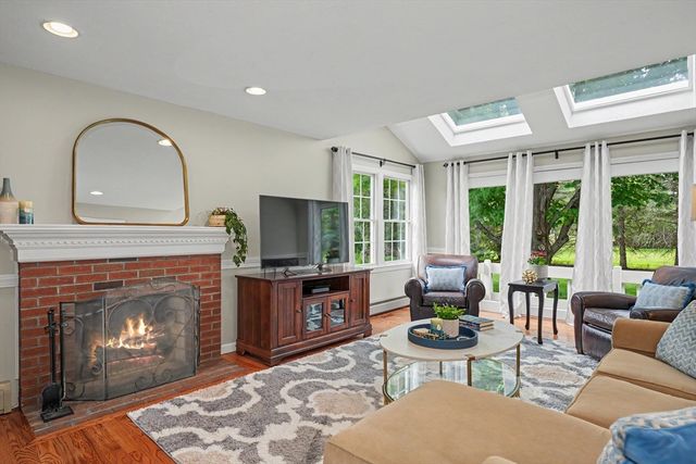 15 Lanthorn Rd, Northborough, MA 01532