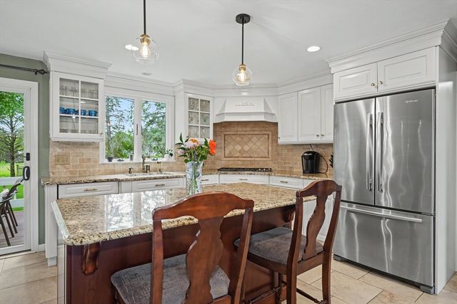 15 Lanthorn Rd, Northborough, MA 01532
