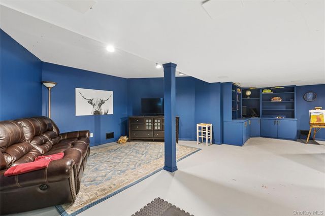 2 Red Creek Circle, Hampton Bays, NY 11946
