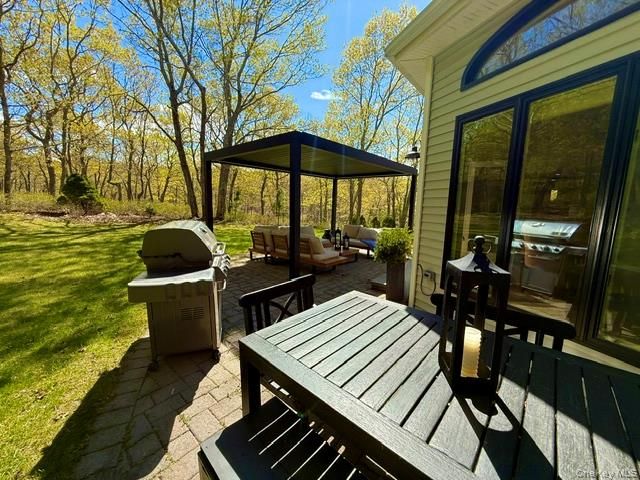 2 Red Creek Circle, Hampton Bays, NY 11946