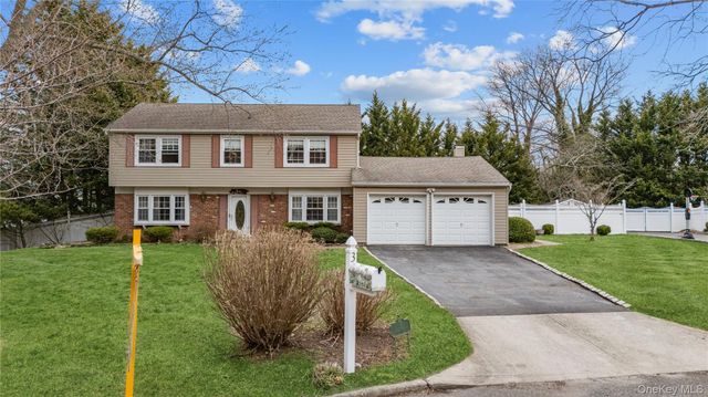 3 Split Rail Lane, East Setauket, NY 11733