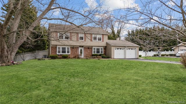 3 Split Rail Lane, East Setauket, NY 11733