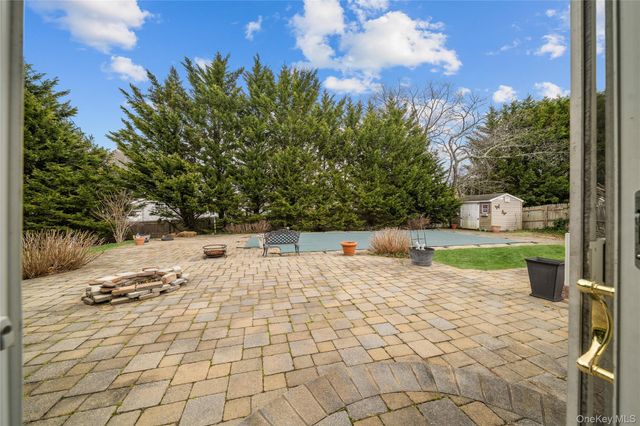 3 Split Rail Lane, East Setauket, NY 11733