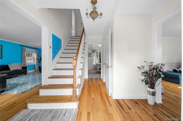 3 Split Rail Lane, East Setauket, NY 11733