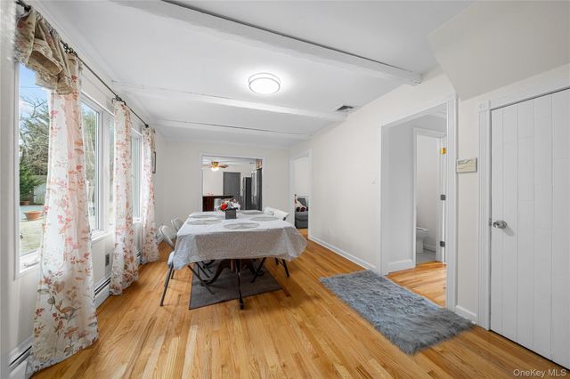 3 Split Rail Lane, East Setauket, NY 11733