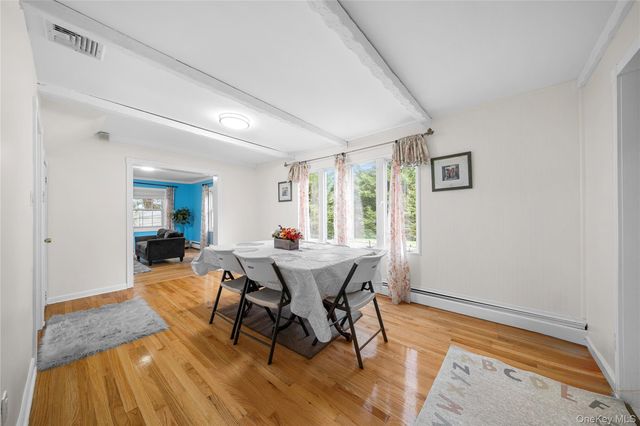 3 Split Rail Lane, East Setauket, NY 11733